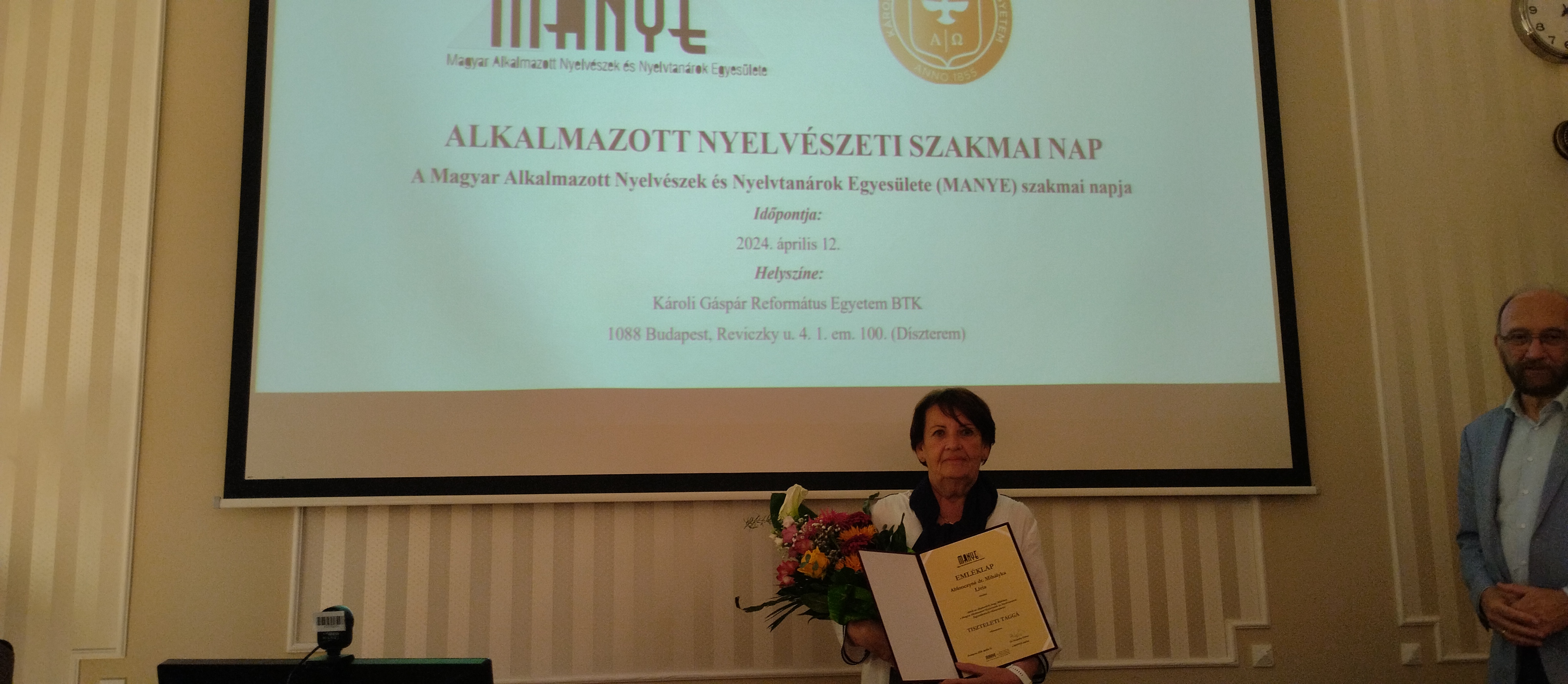 Ablonczyné Mihályka Lívia Professzor Asszonyt a MANYE 2024. évi tiszteletbeli tagjává választotta